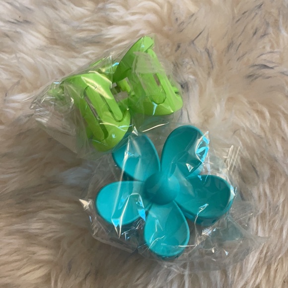 Set of 2 Flower Claw Clips - Picture 3 of 4